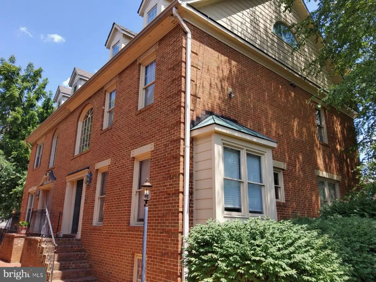 1537 Cedar Ave, McLean, VA 22101 - Image #1