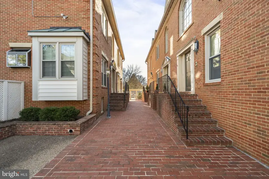 1537 Cedar Ave, McLean, VA 22101 - Image #3