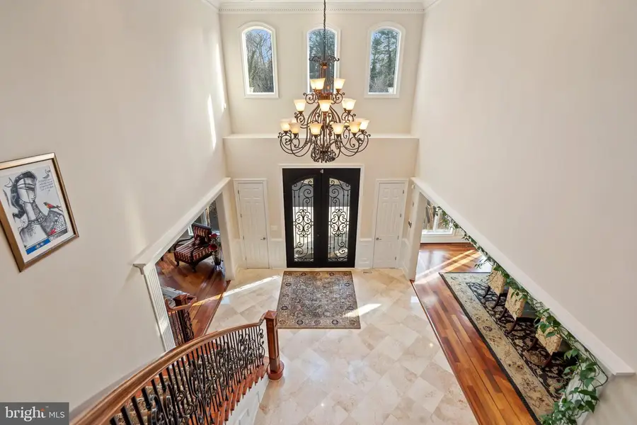 10400 Hunters Valley Rd, Vienna, VA 22181 - Image #2