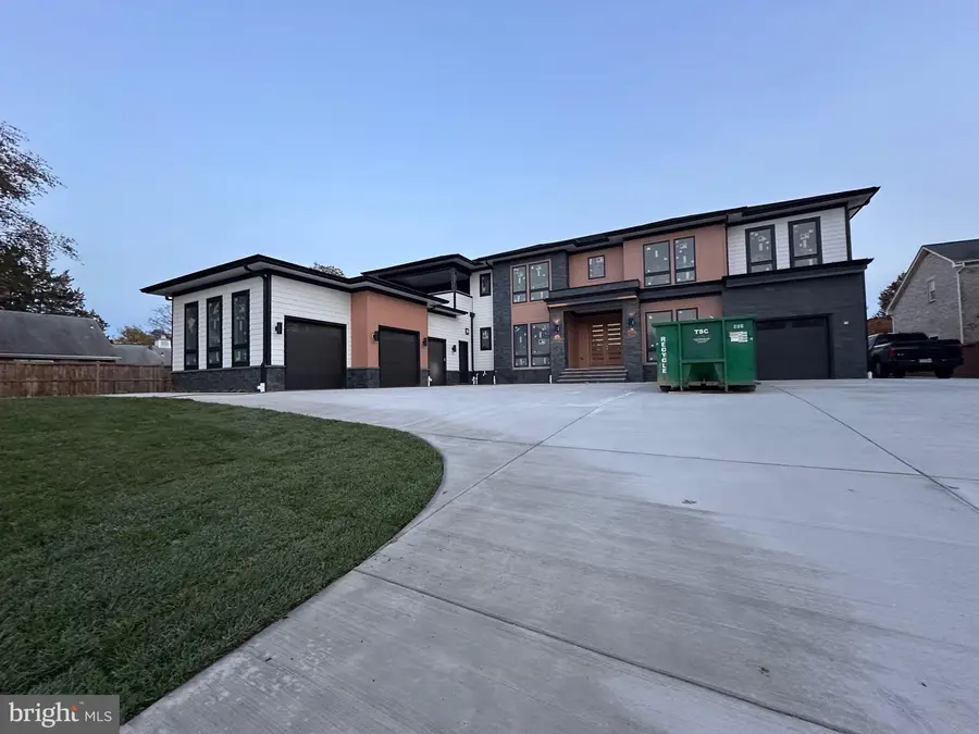 2113 Chain Bridge Rd, Vienna, VA 22182 - Image #3