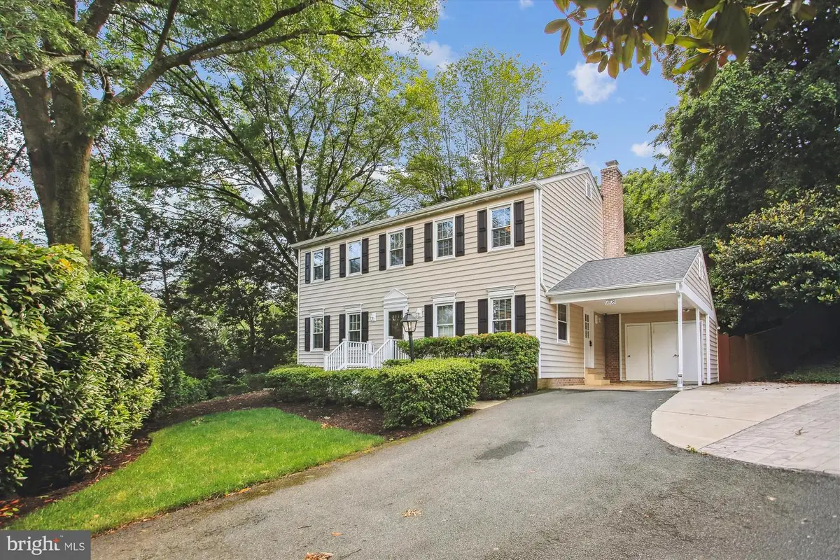 6808 Stoneybrooke Ln, Alexandria, VA 22306 - #1