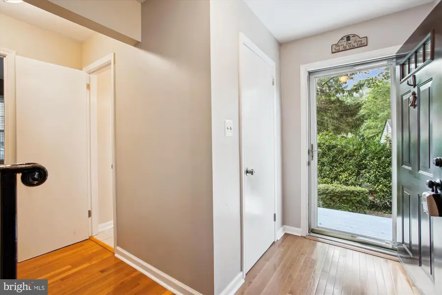 6808 Stoneybrooke Ln, Alexandria, VA 22306 - #2