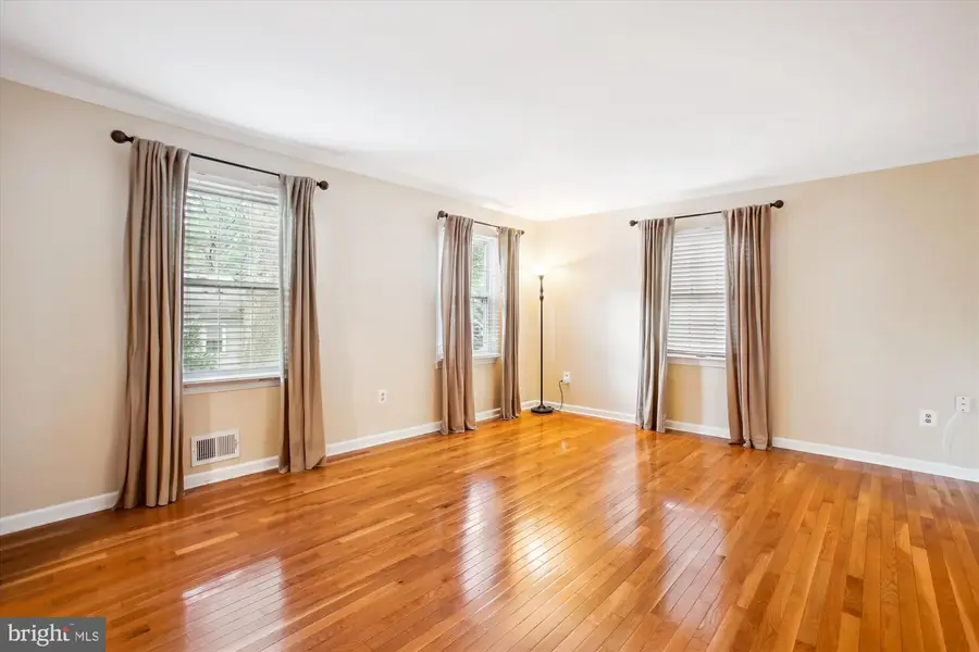 6808 Stoneybrooke Ln, Alexandria, VA 22306 - #3