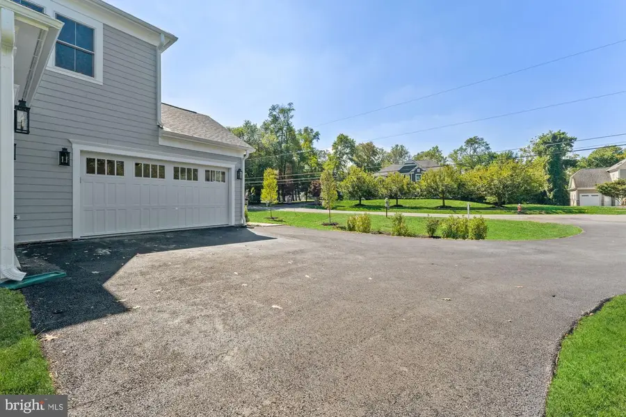 11632 Pine Tree Dr, Fair Oaks, VA 22033 - Image #3