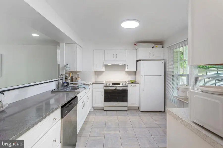 7566 Wood Mist Ln, Falls Church, VA 22043 - Image #3