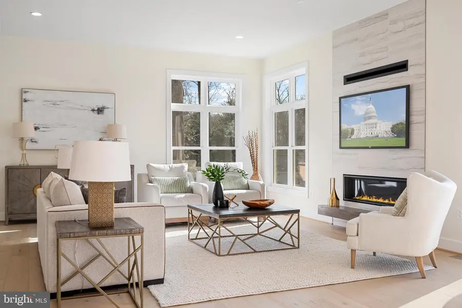 8619 Redwood, Vienna, VA 22180 - Image #2