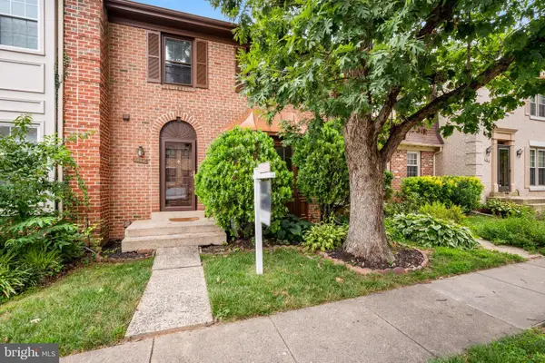 2880 Kelly Sq, VIENNA, VA 22181