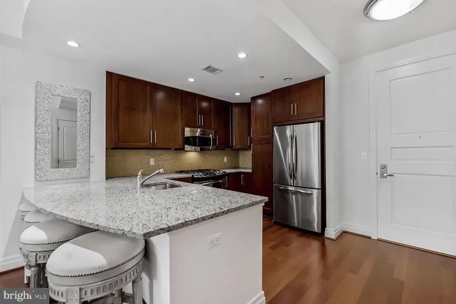 8220 Crestwood Heights Dr #314, McLean, VA 22102 - Image #3