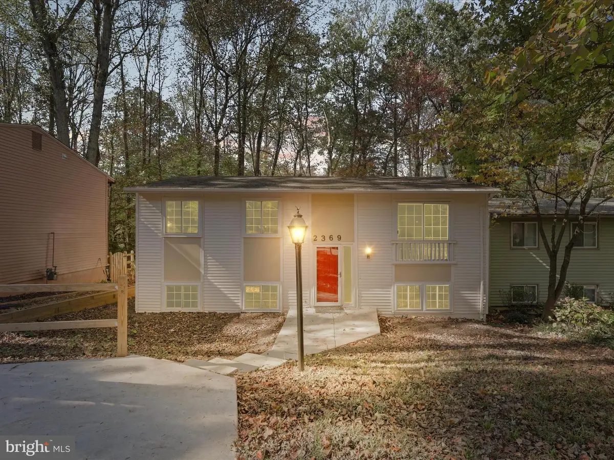 2369 Old Trail Dr, Reston, VA 20191 - Image #1