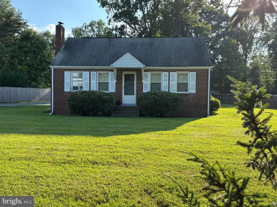 650 Walker Rd, Great Falls, VA 22066 - Image #2