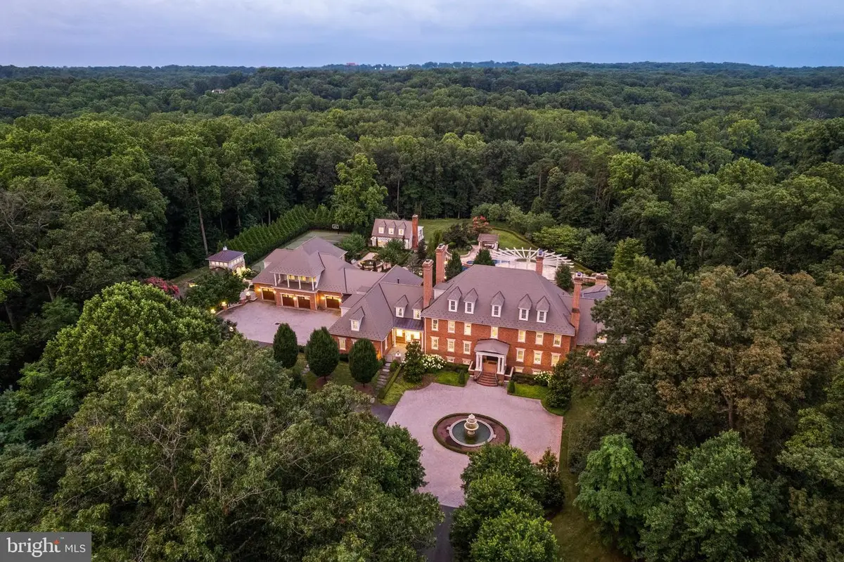 11100 Kings Cavalier Ct, Oakton, VA 22124 - Image #1