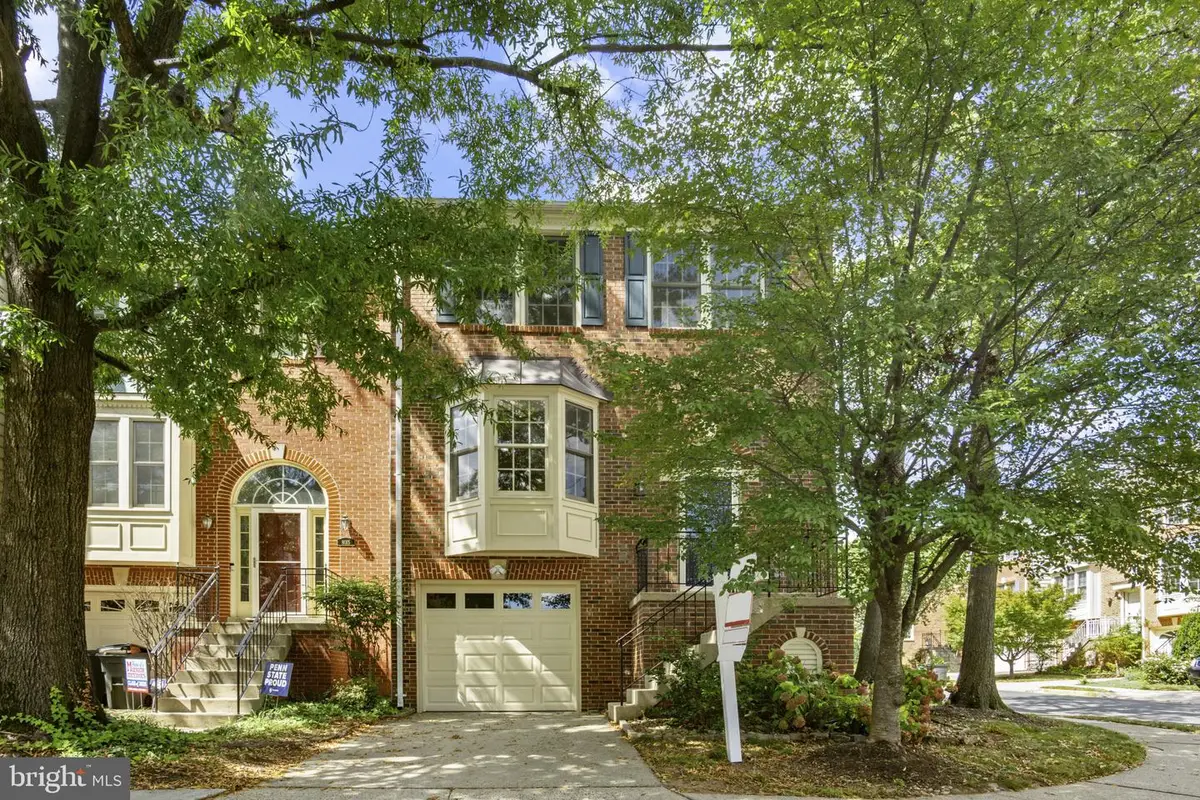 8017 Trevor Pl, Vienna, VA 22182 - Image #1