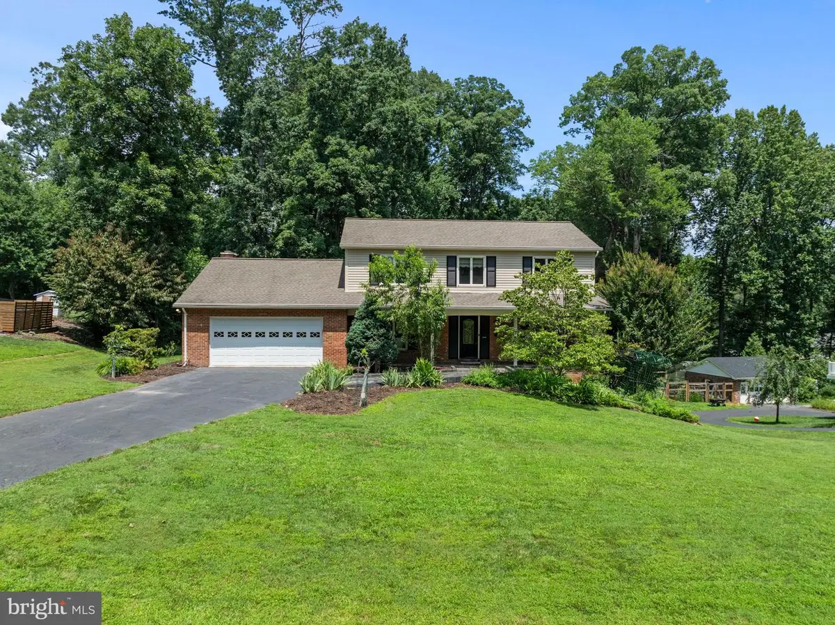 11608 Helmont Dr, Oakton, VA 22124 - Image #1