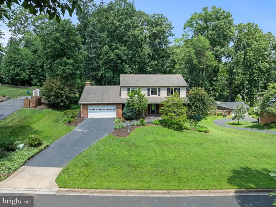 11608 Helmont Dr, Oakton, VA 22124 - Image #2