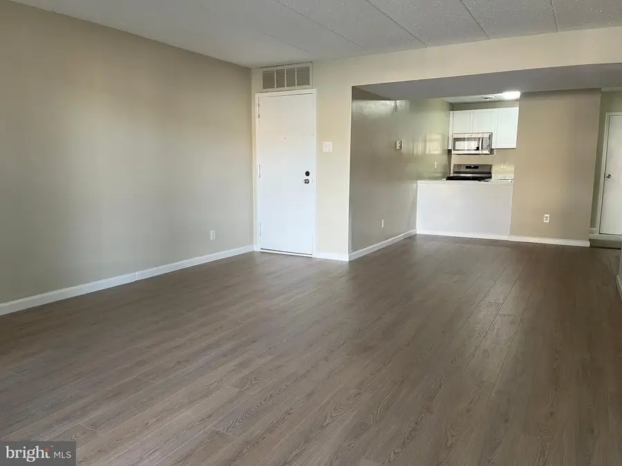 2647 Redcoat Dr #130, Alexandria, VA 22303 - Image #2