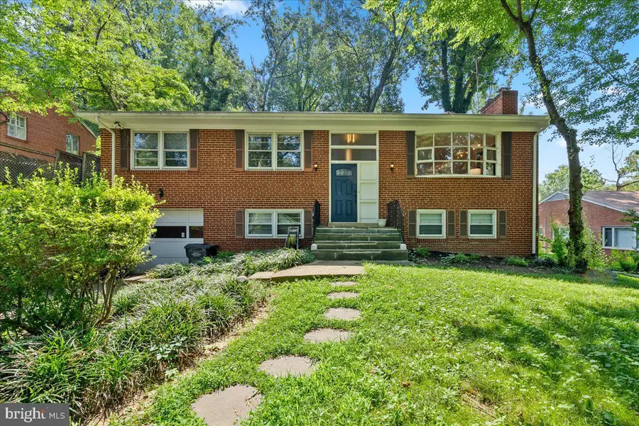 3035 Hazelton St, Falls Church, VA 22044 - Image #2