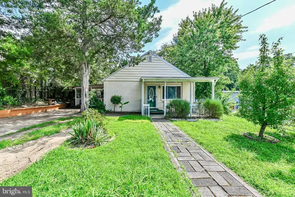 7421 Howard Ct, FALLS CHURCH, VA 22043