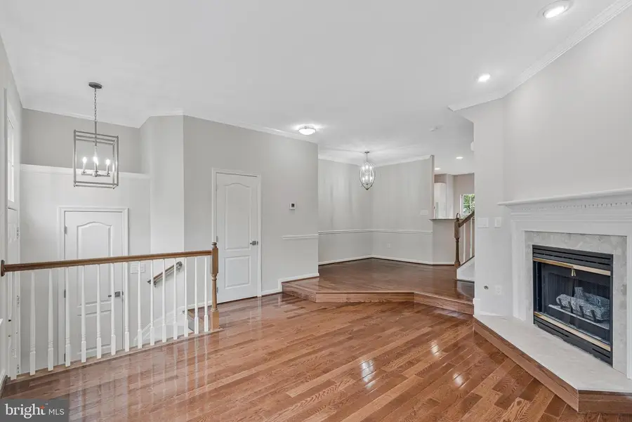 12033 Edgemere Cir, Reston, VA 20190 - Image #3