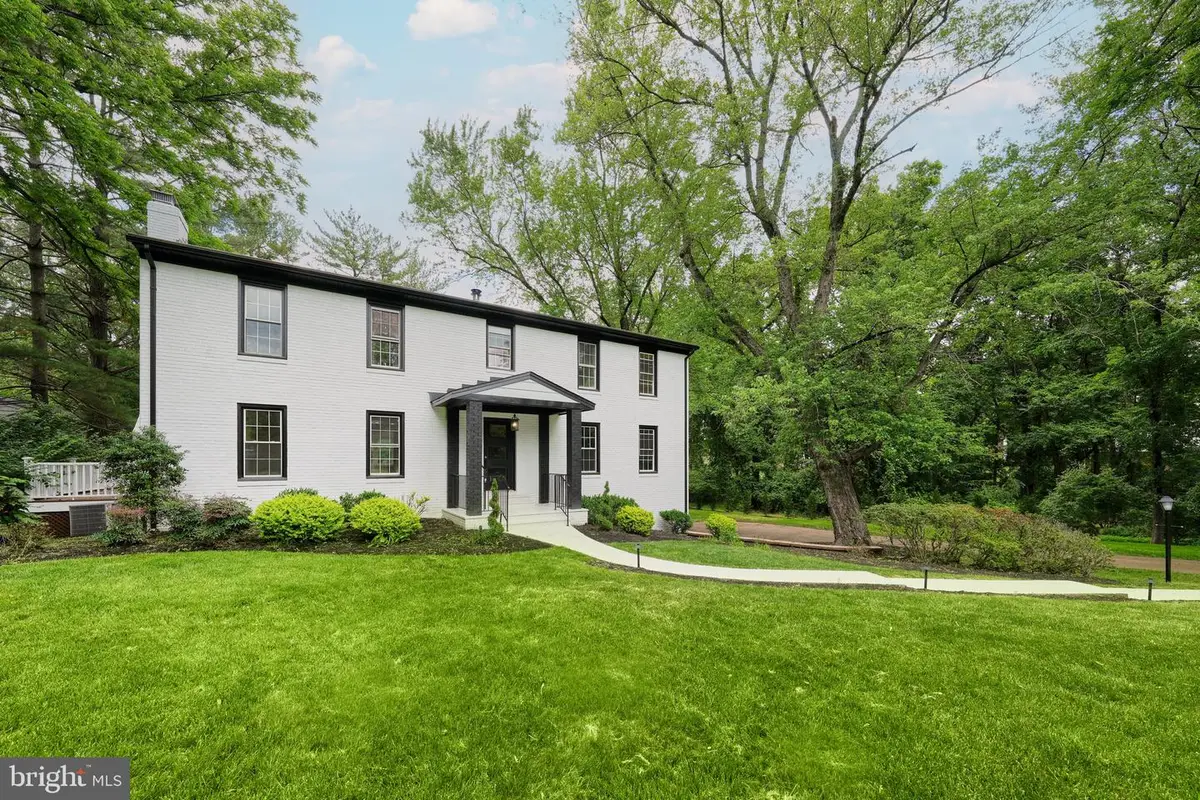 11318 Vale Rd, Oakton, VA 22124 - Image #1