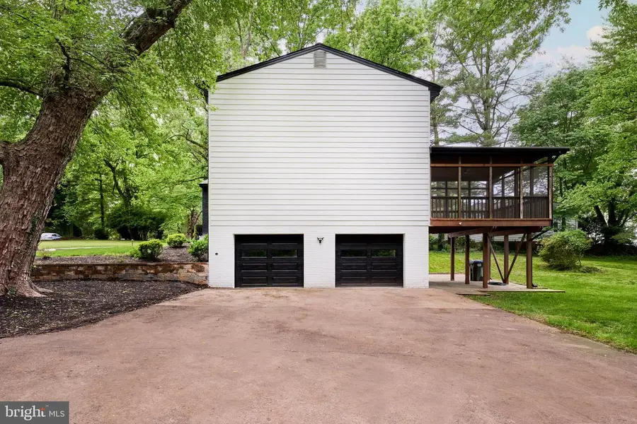 11318 Vale Rd, Oakton, VA 22124 - Image #2