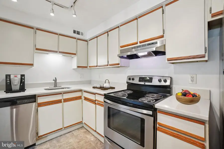 8386-c Brockham Dr, Alexandria, VA 22309 - Image #3