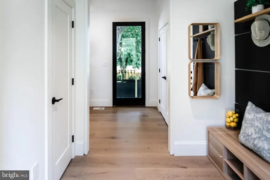 6940 Spruce St, Falls Church, VA 22046 - Image #3