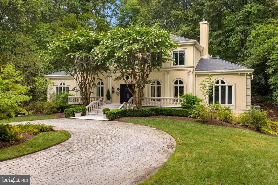 1111 Crest Ln, McLean, VA 22101 - #2