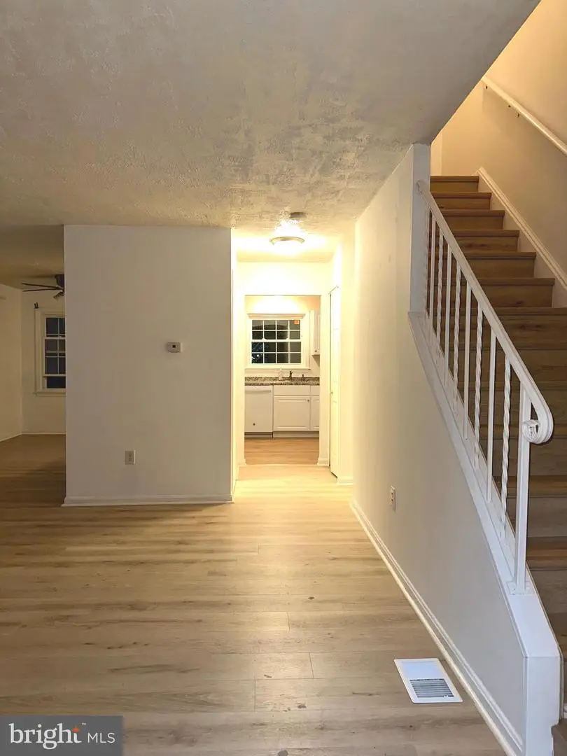 14812 Smethwick Pl, Centreville, VA 20120 - Image #2