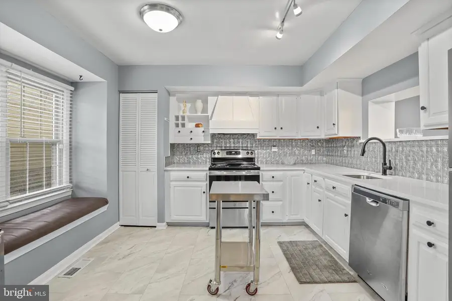 4906 Mcfarland Dr, Kings Park West, VA 22032 - Image #2