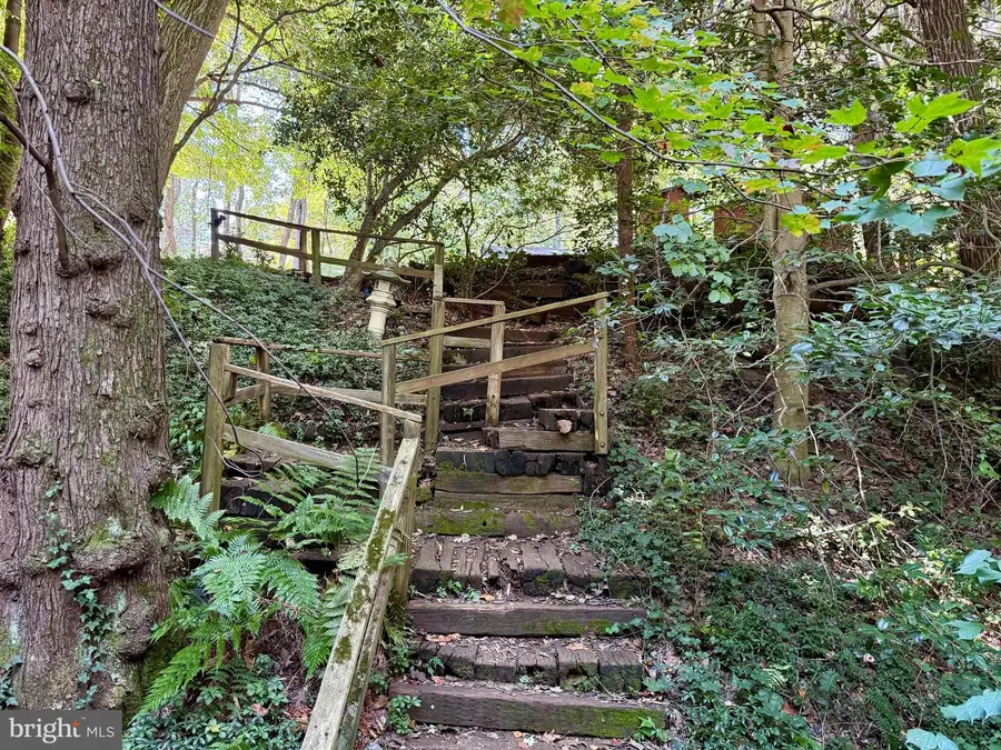 1003 Gelston Cir, McLean, VA 22102 - Image #2