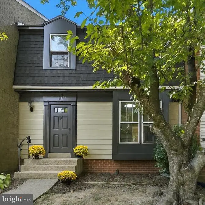 9611 Scotch Haven Dr, Vienna, VA 22181 - Image #1