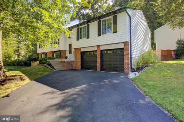 9744 Water Oak Dr, FAIRFAX, VA 22031