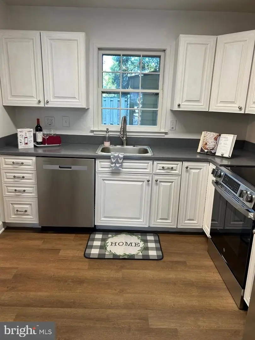 8408 Dampier Ct, Springfield, VA 22153 - Image #3