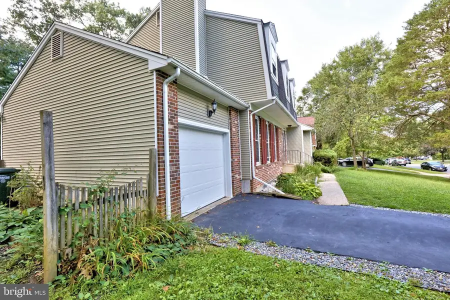 7808 Tower Woods Dr, Springfield, VA 22153 - Image #3