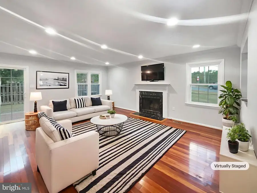 14600 Stone Range Dr, Centreville, VA 20120 - Image #2