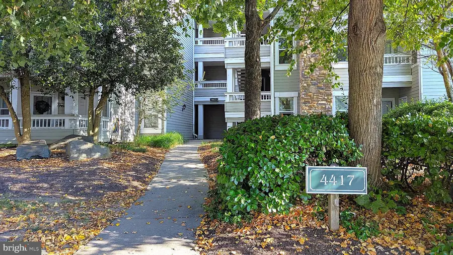 4417 Fairstone Dr #104, Fair Lakes, VA 22033 - Image #2