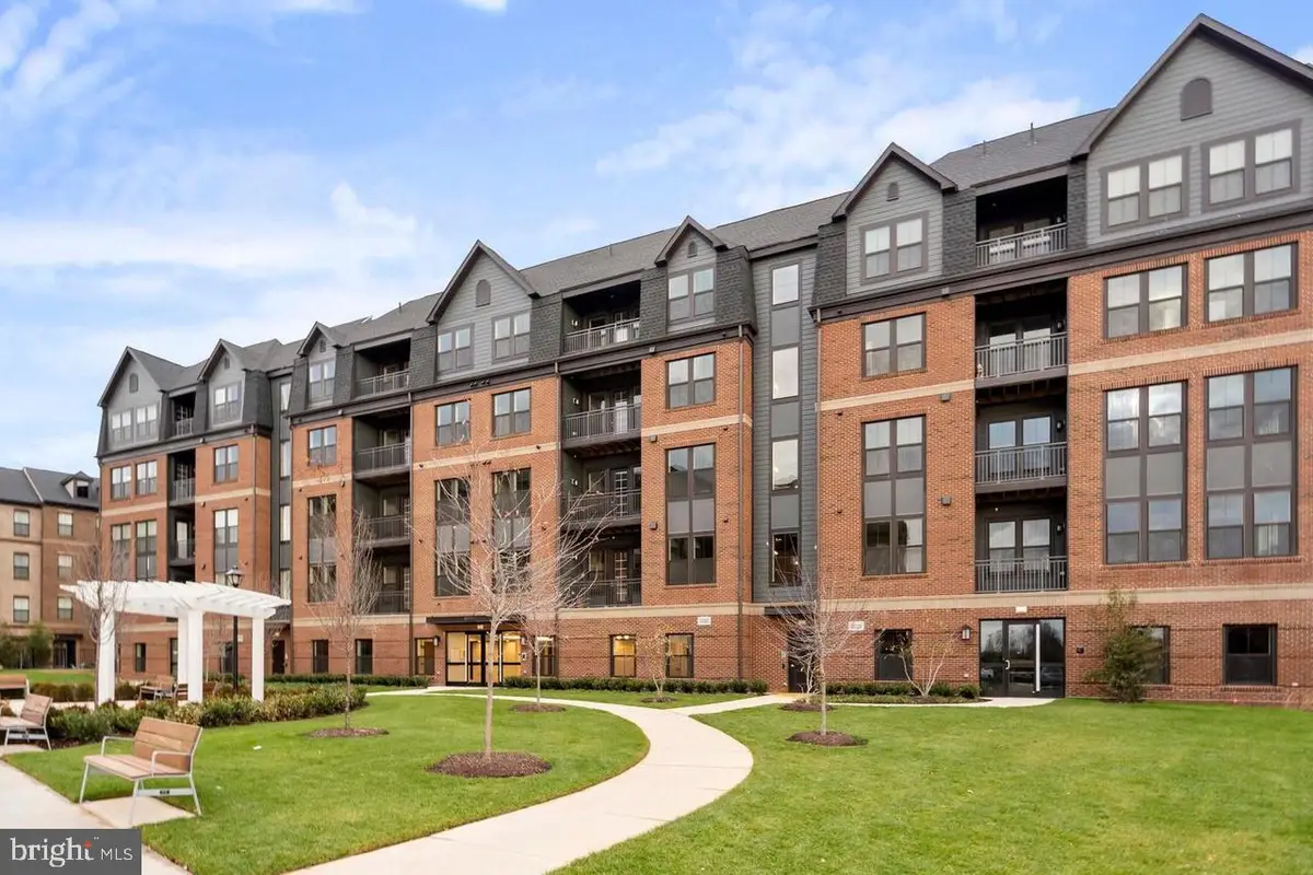3925 Fair Ridge Dr #304, Fair Oaks, VA 22033 - Image #1