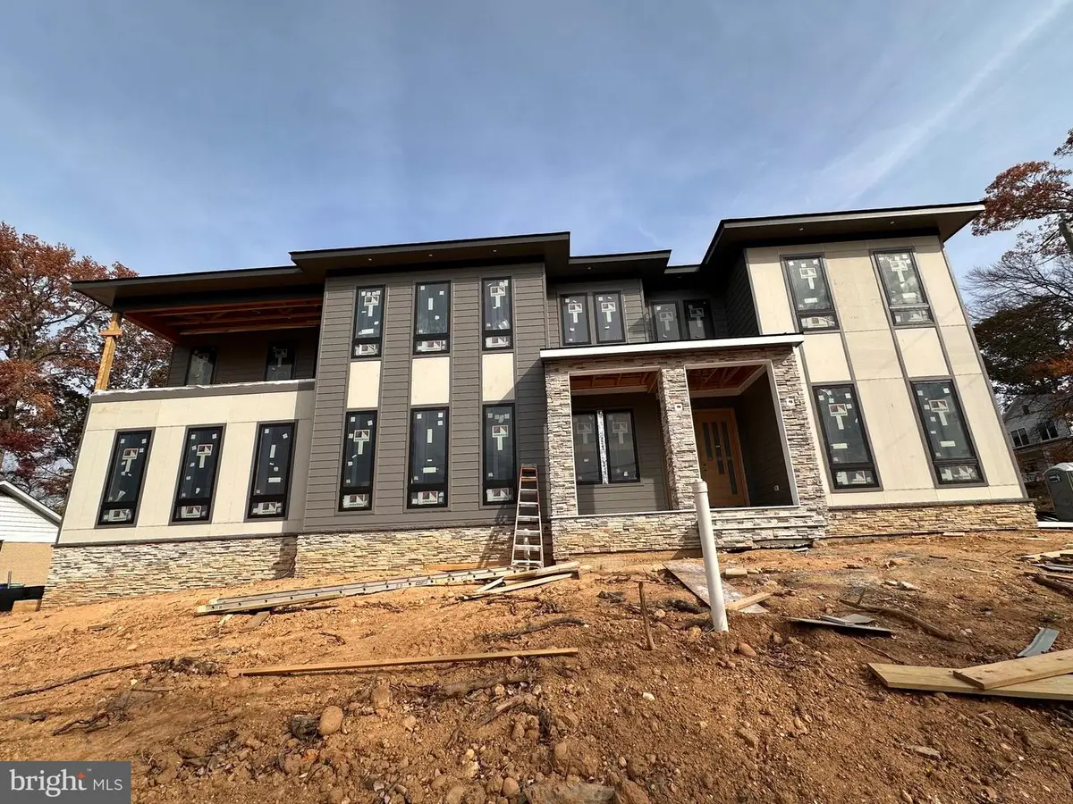 401 Old Courthouse Rd Ne, Vienna, VA 22180 - Image #1