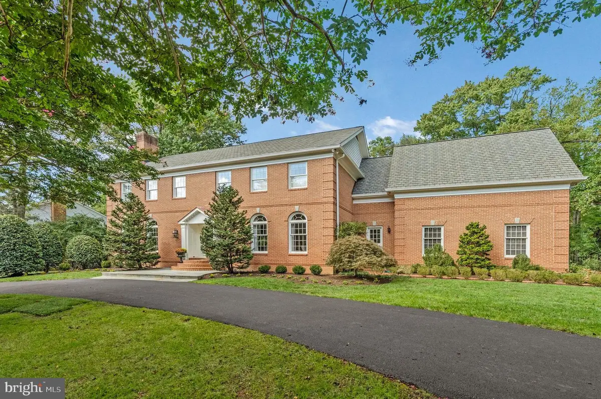 8306 Summerwood Dr, McLean, VA 22102 - Image #1