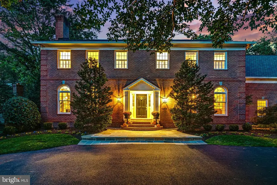 8306 Summerwood Dr, McLean, VA 22102 - Image #2