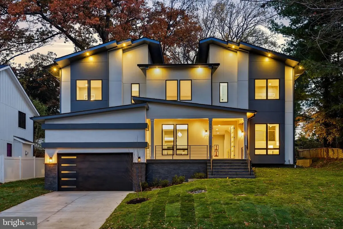 7306 Sportsman Dr, Falls Church, VA 22043 - Image #1