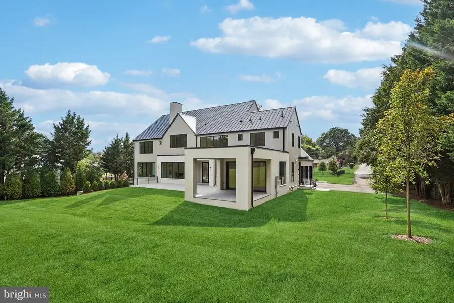 1039 Harriman St, Great Falls, VA 22066 - Image #3