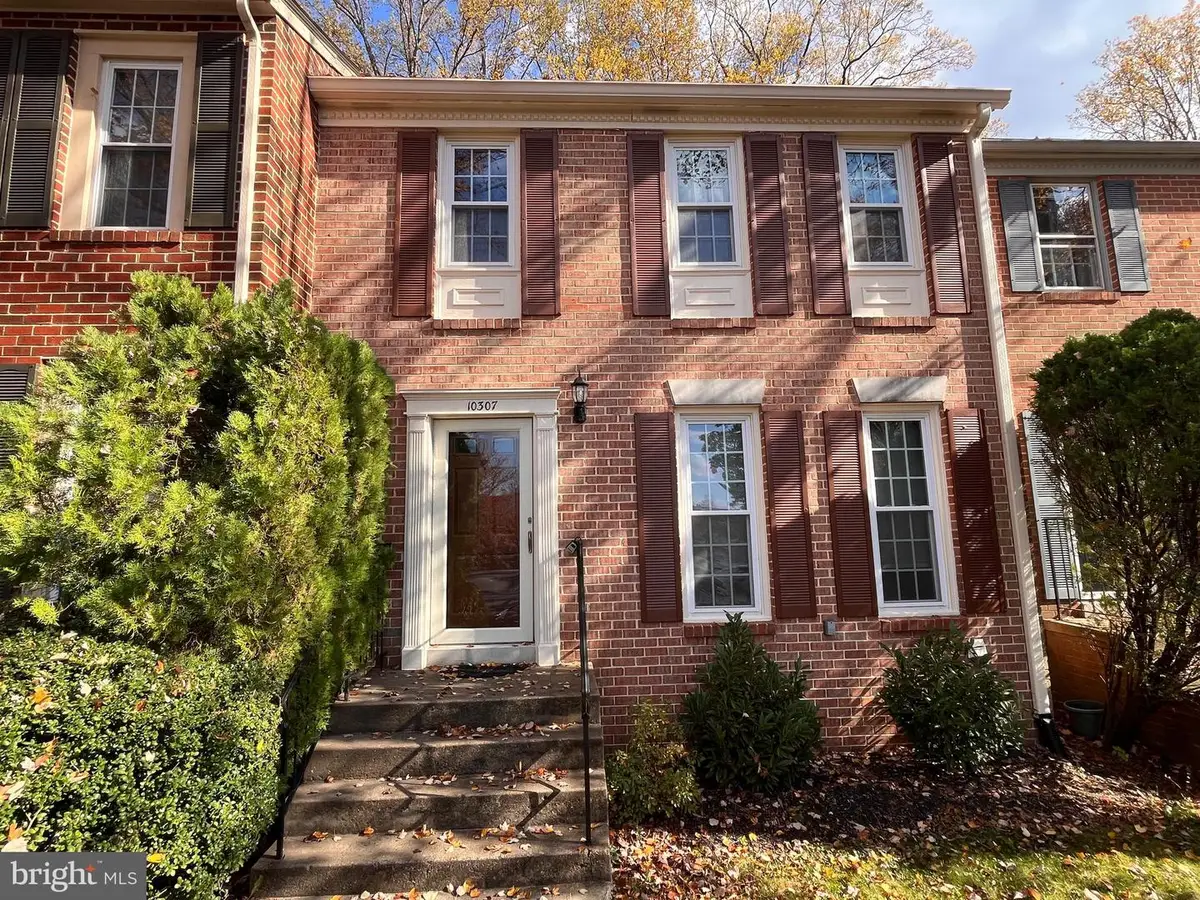 10307 Emerald Rock Dr, Oakton, VA 22124 - Image #1