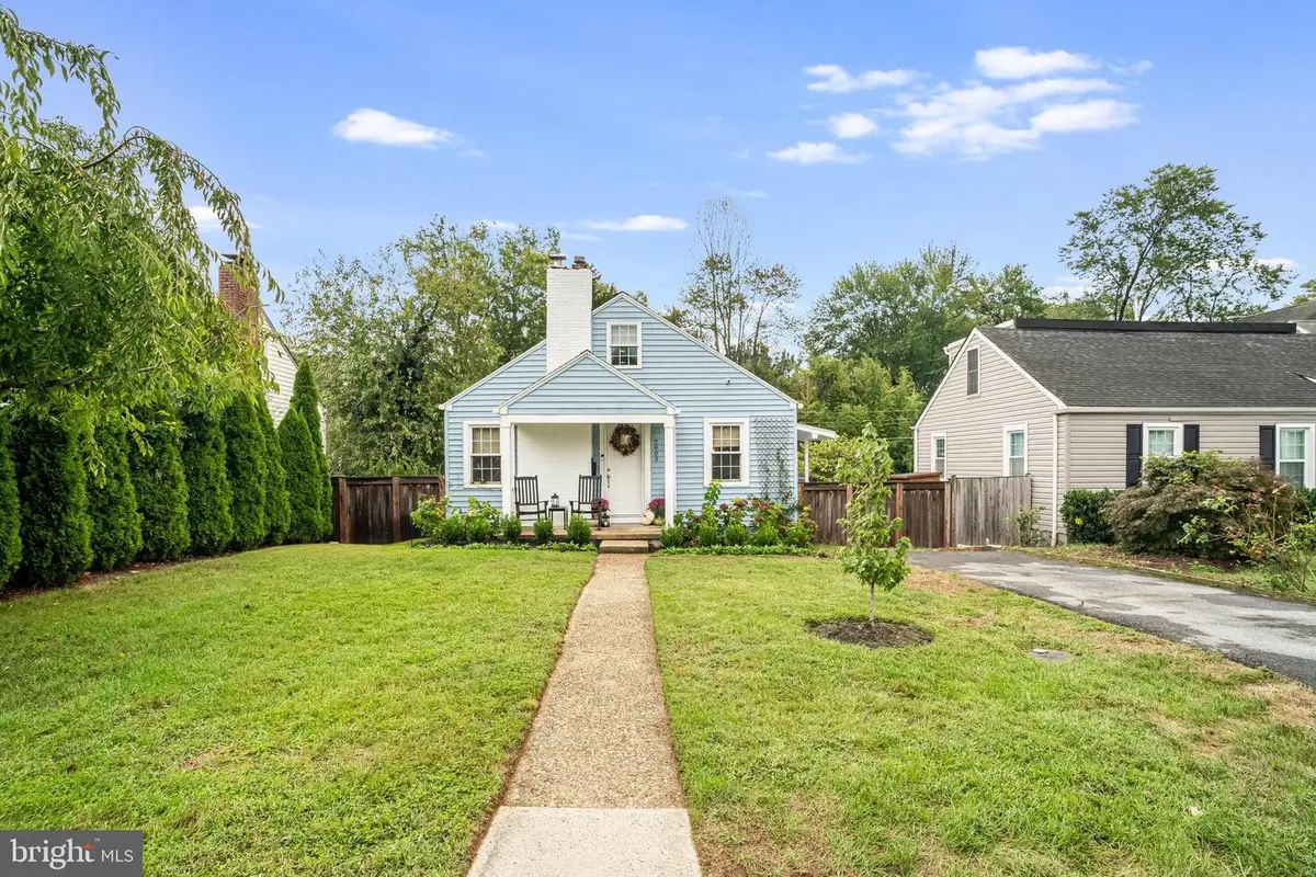 2903 Brook Dr, Falls Church, VA 22042 - Image #1