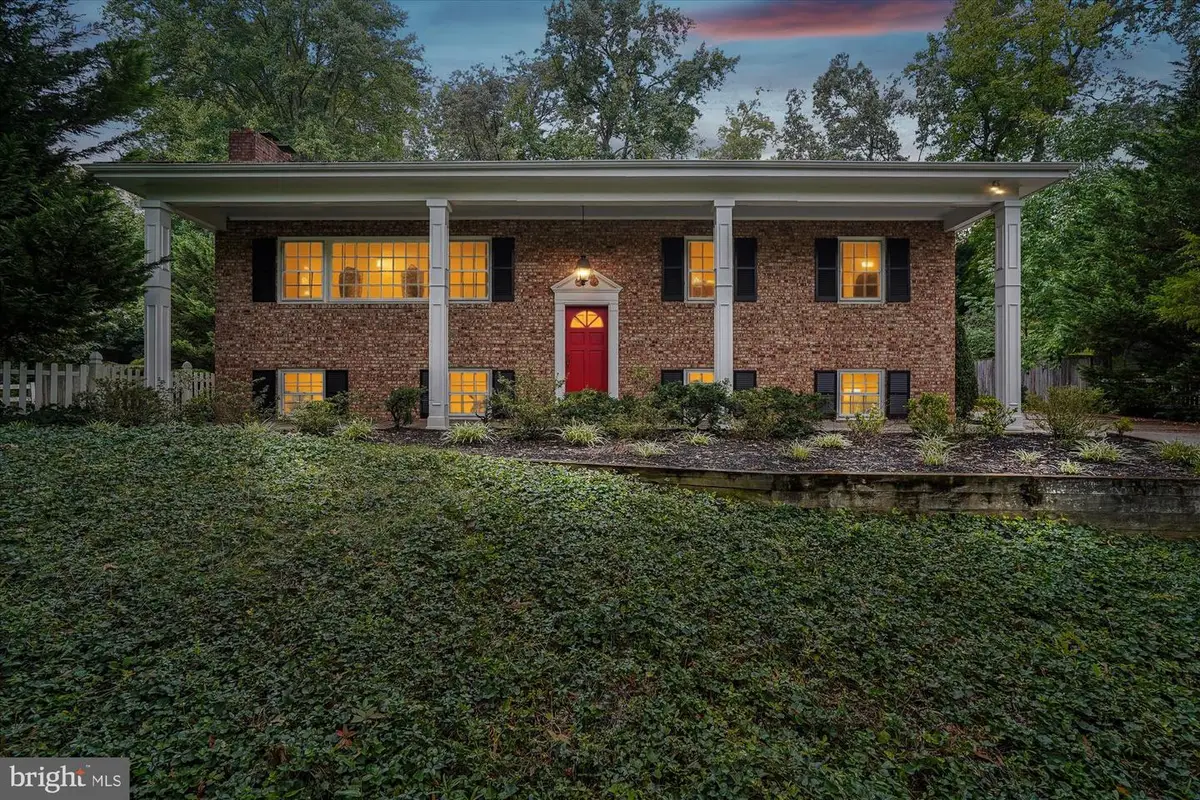 1616 Sherwood Hall Ln, Alexandria, VA 22306 - Image #1