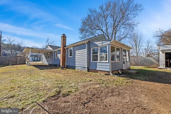 3900 Elmwood Dr, ALEXANDRIA, VA 22303