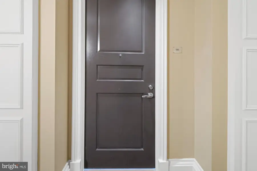 8220 Crestwood Heights Dr #1215, McLean, VA 22102 - Image #3