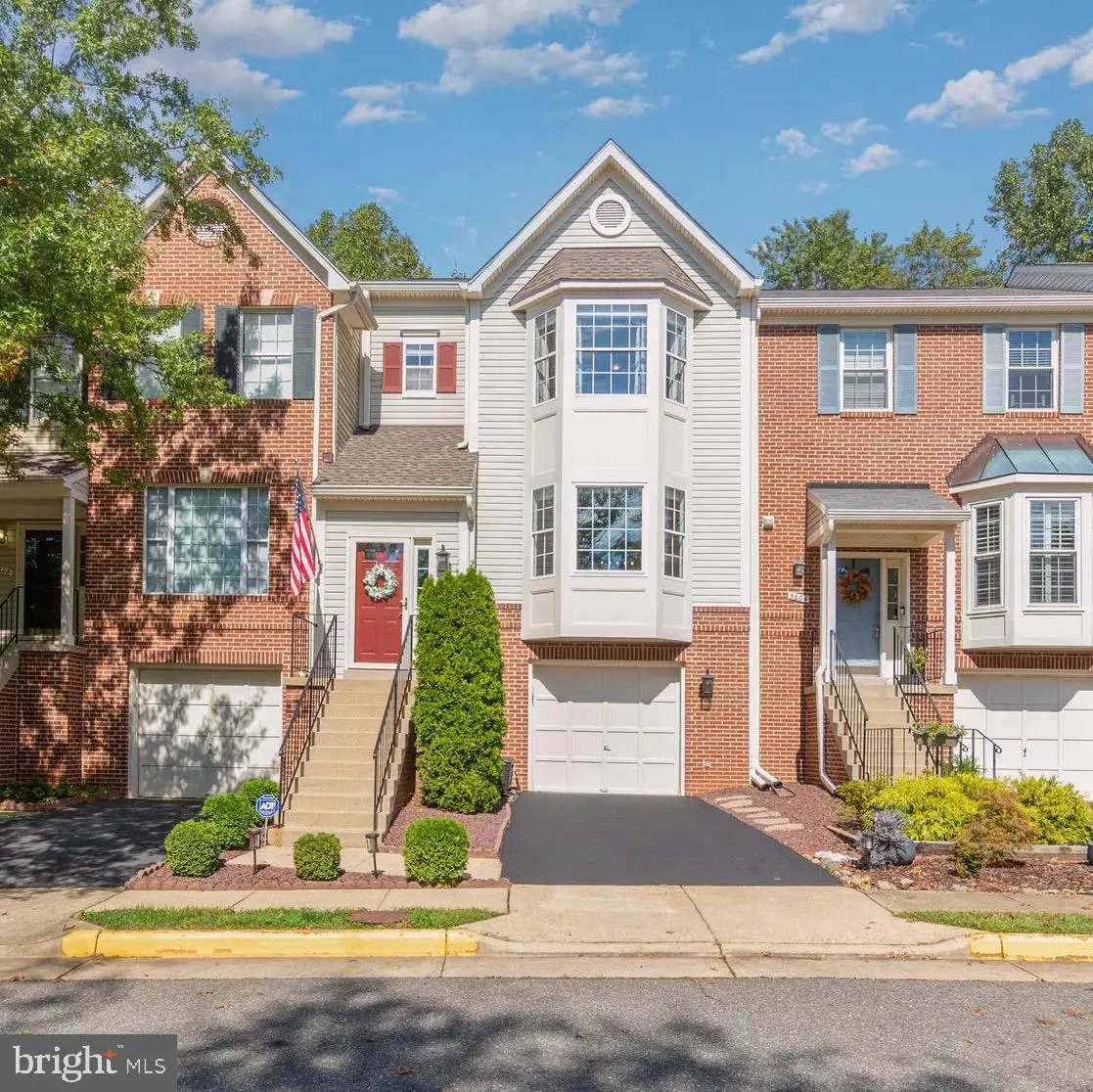 5606 Glenwood Mews Dr, Alexandria, VA 22315 - Image #1