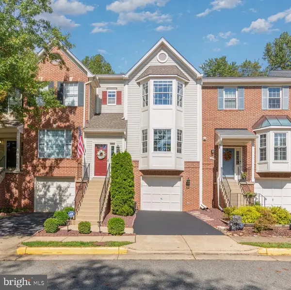 5606 Glenwood Mews Dr, ALEXANDRIA, VA 22315