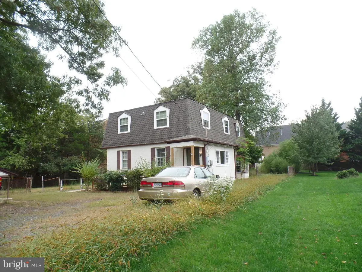 2207 Sandburg St, Dunn Loring, VA 22027 - #1